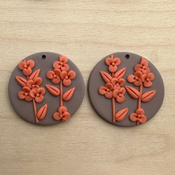 Clay Cabochon - Round Trilliums - Orange & Beige