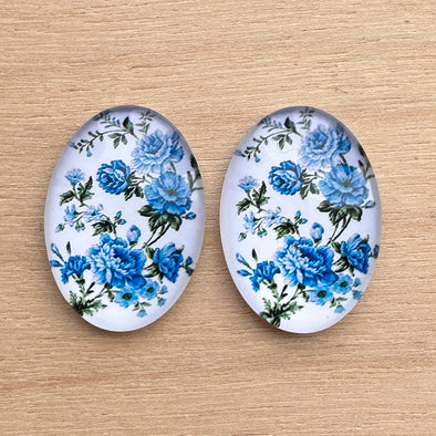 Glass Cab - Oval - Scattered Blue Roses