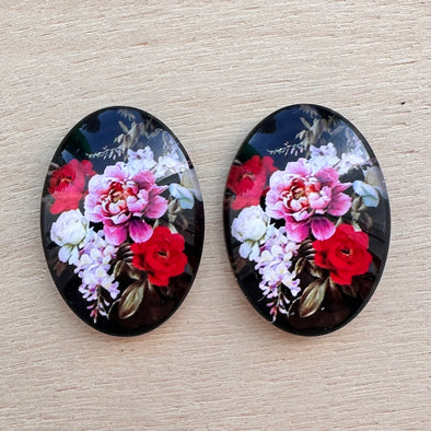Glass Cab - Oval - Roses on Black