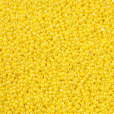 Preciosa Charlotte 11/0 - Luster Light Yellow 88110 (Loose)