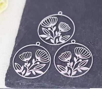 Jewelry Findings - Charm - Floral Rounds - Silver