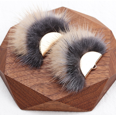 Fur Charm - 6.5 cm Semi-Circle - Charcoal & Beige