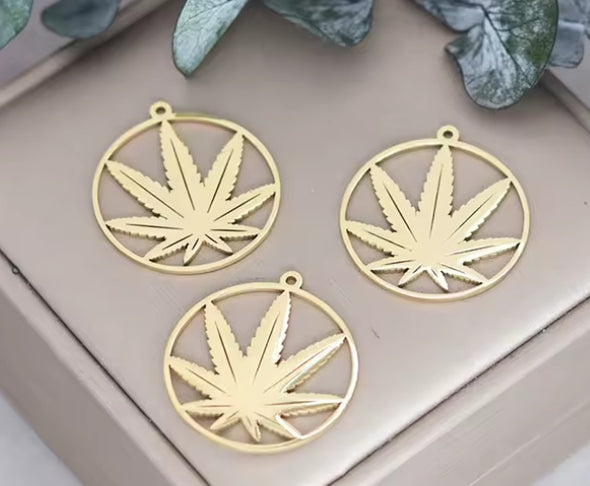 Jewelry Findings - Charm - Green Leaves - Gold