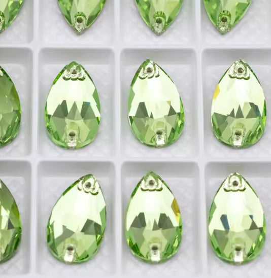 Crystal Cab - Teardrop - 28 x 17 mm - Peridot Green