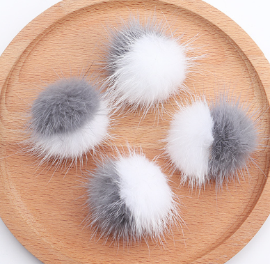 Fur Charm - 4 cm Round Pom-Pom - Grey/White