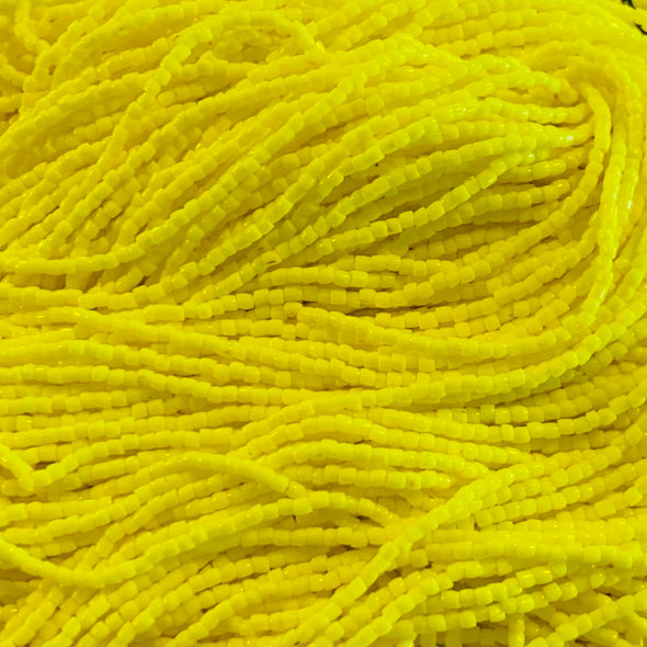 Preciosa 3-Cut 12/0 - Light Yellow Luster